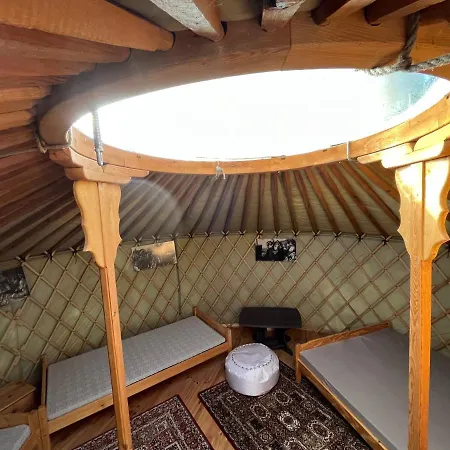 Luxusní stan Magustanya Jurtaszallas