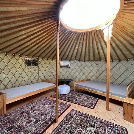 Magustanya Jurtaszallas Роскошный шатер